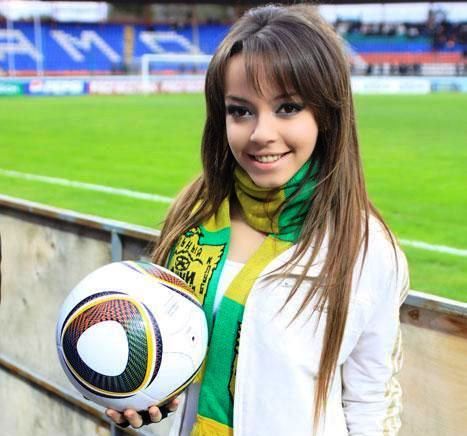 Дагестанская певица Лаурита стала ярой фанаткой футбола