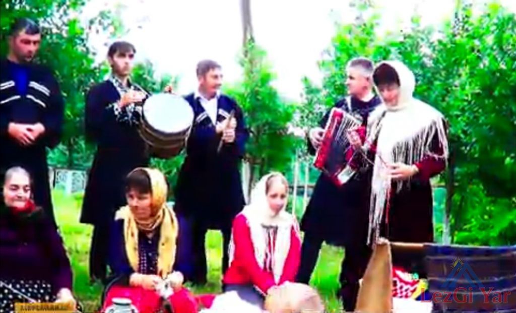 Лезгинский «субботник» в селе Гиль Кусарского района (Видео)