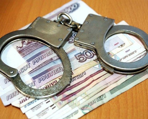 В Магарамкентском районе чиновник попался на крупной взятке