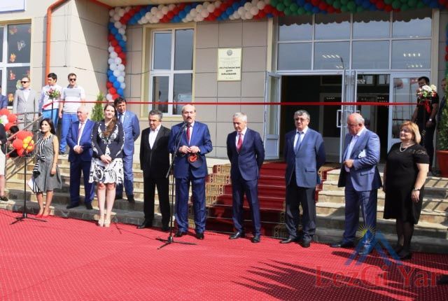 Одна из самых крупных школ открыта в Каспийске