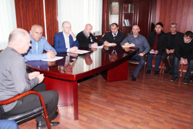 Замир Азизов провел оперативное совещание