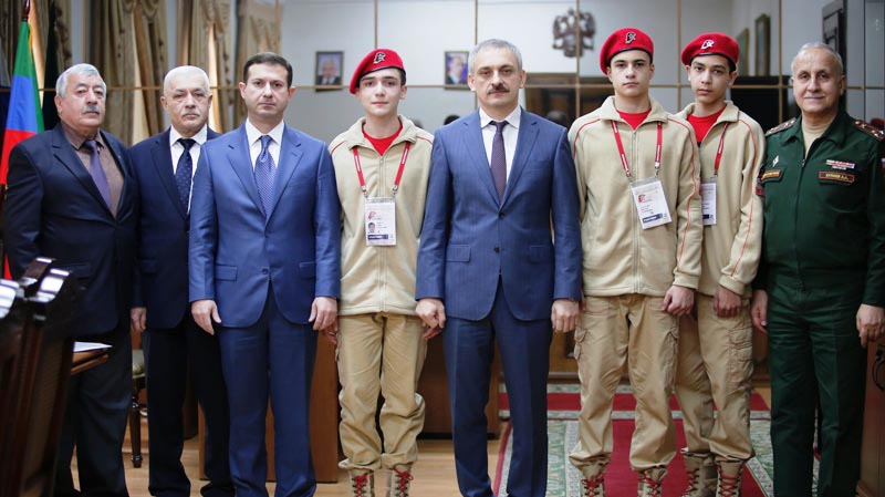 Энрик Муслимов встретился с юными патриотами