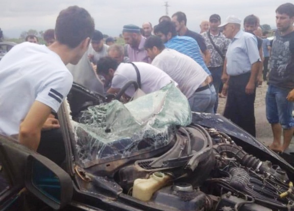Волна смертельных ДТП захлестнула Дагестан. Близ села Белиджи в аварии погибли два человека