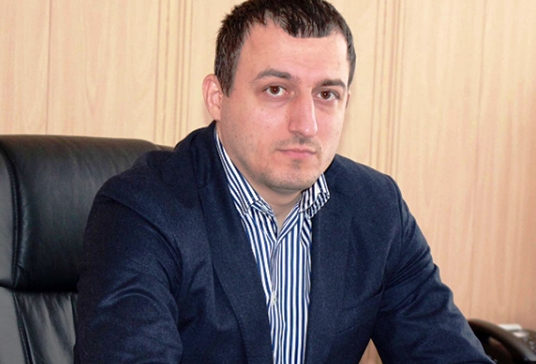 Заместитель мэра Каспийска Вадим Ханвердиев отправлен под домашний арест