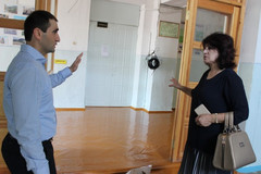 Марат Алияров посетил школу № 1 в Каспийске, где он выступает меценатом