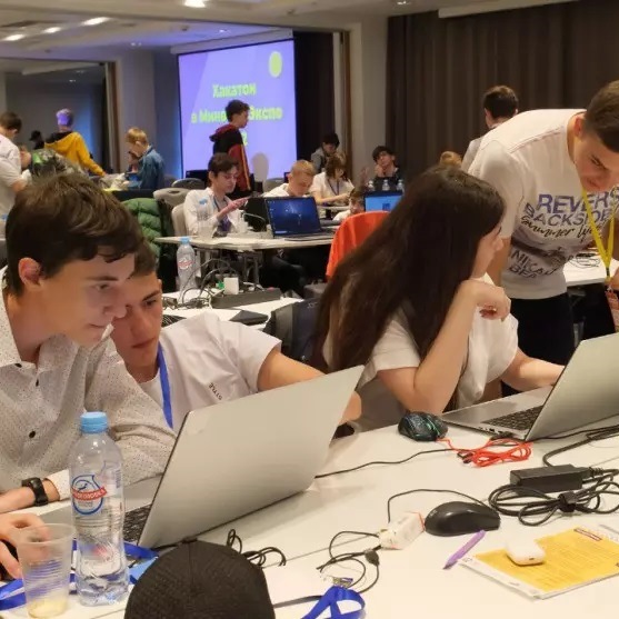 lezgi-yar.ru, На соревнованиях СКФО по программированию победили Дербентские школьники