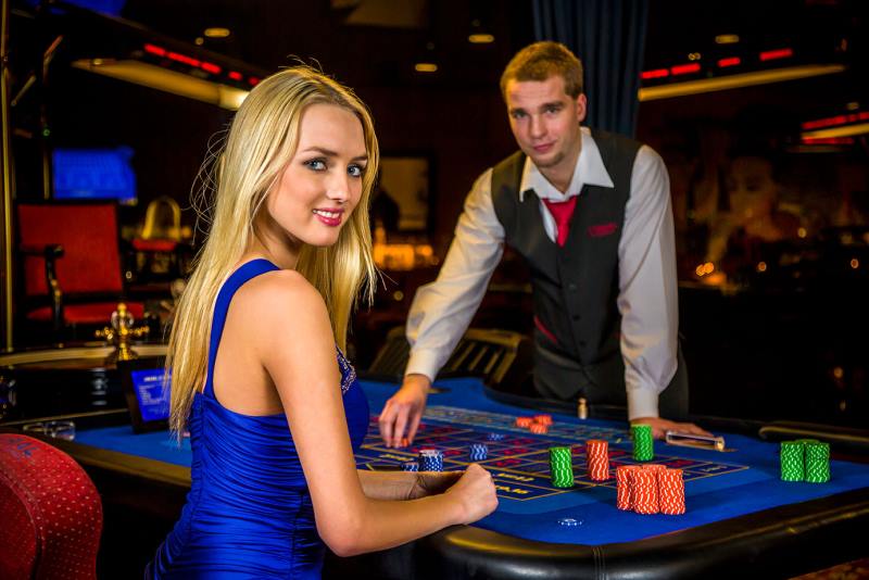 Играют ли женщины в казино