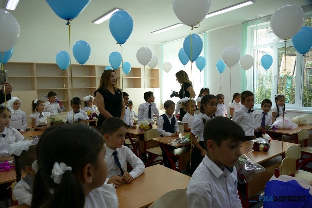 Фируза Керимова открыла школу в Дербенте, где учился Сулейман Керимов (Видео)
