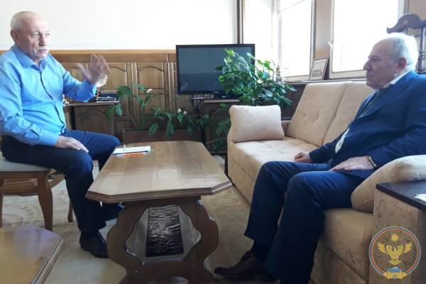Ариф Керимов встретился с авторитетным аварским журналистом