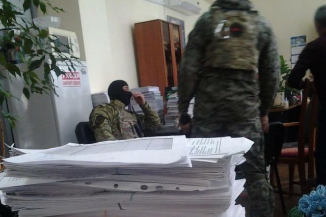 Проводятся обыски в Администрации Дербентского района