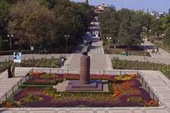 Мэр Махачкалы Юсуп Умавов издал постановление о создании парка в честь Сулеймана Стальского