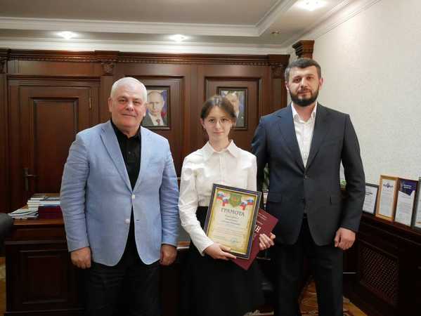 Успехи школьницы Хадижат Магамдеровой из города Дагестанские огни